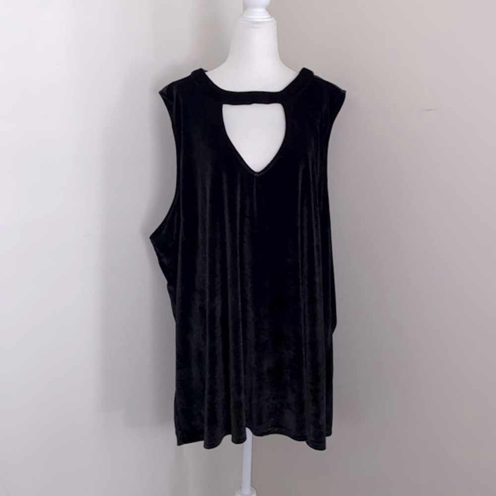 Torrid black velvet sleeveless dress top
